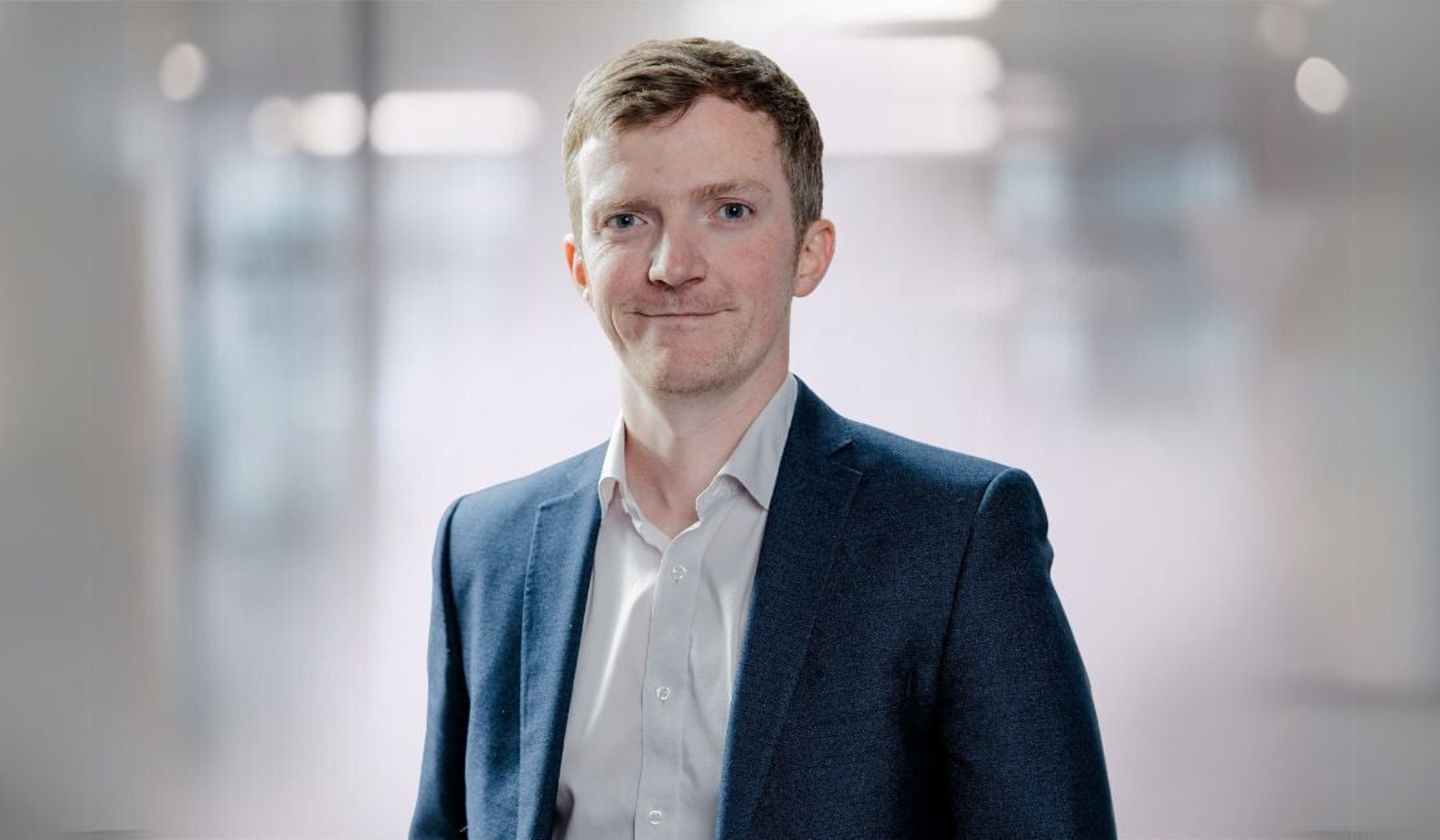 Headshot of Gordon Burns