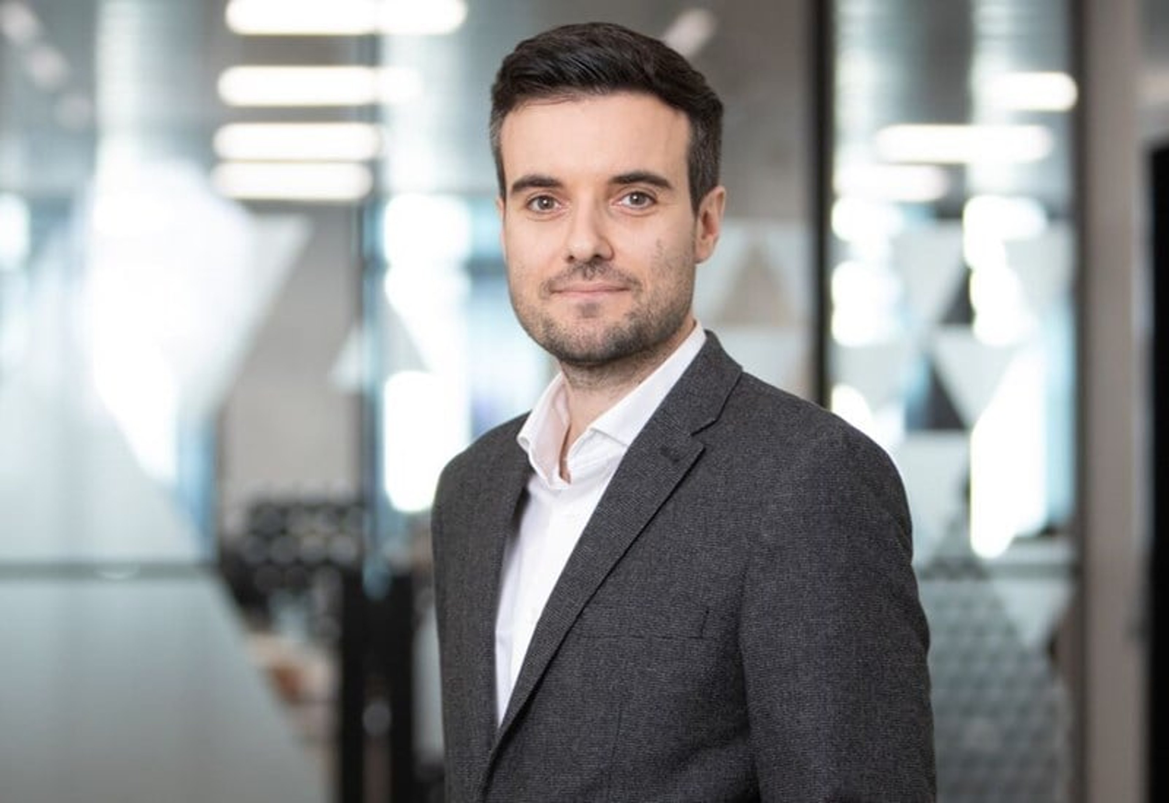Daniel Jonas Headshot